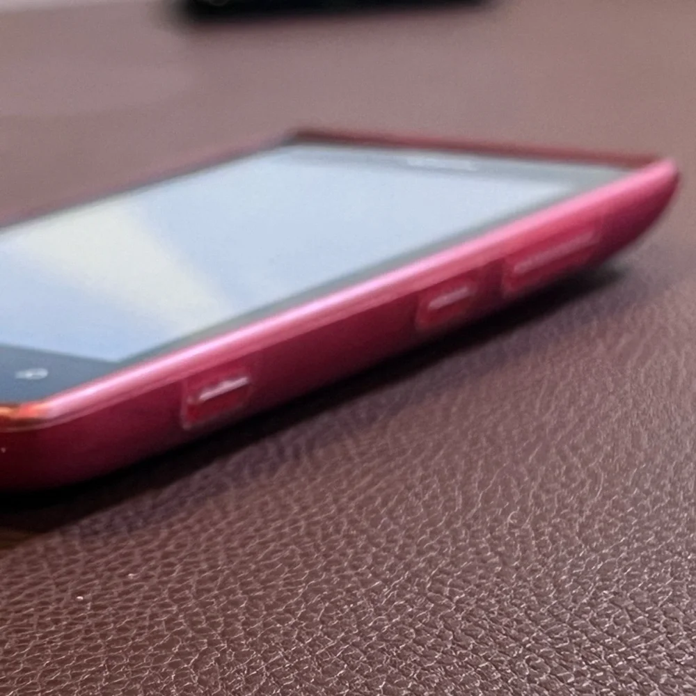 Windows Nokia Lumia 520 Smartphone with Pink Case